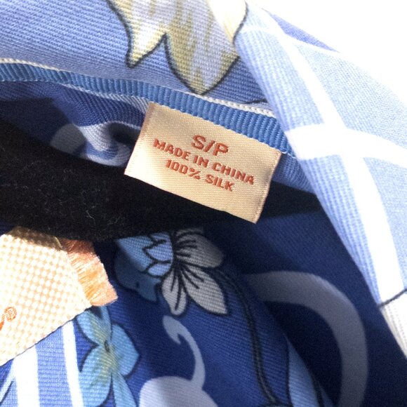 Men's Tommy Bahama Hawaiian Style Floral Pattern Blue Sz. Small 100% Silk Casual - Picture 3 of 7